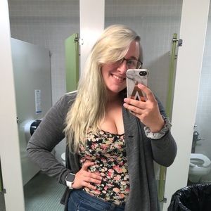 Meet your Posher, Crystal